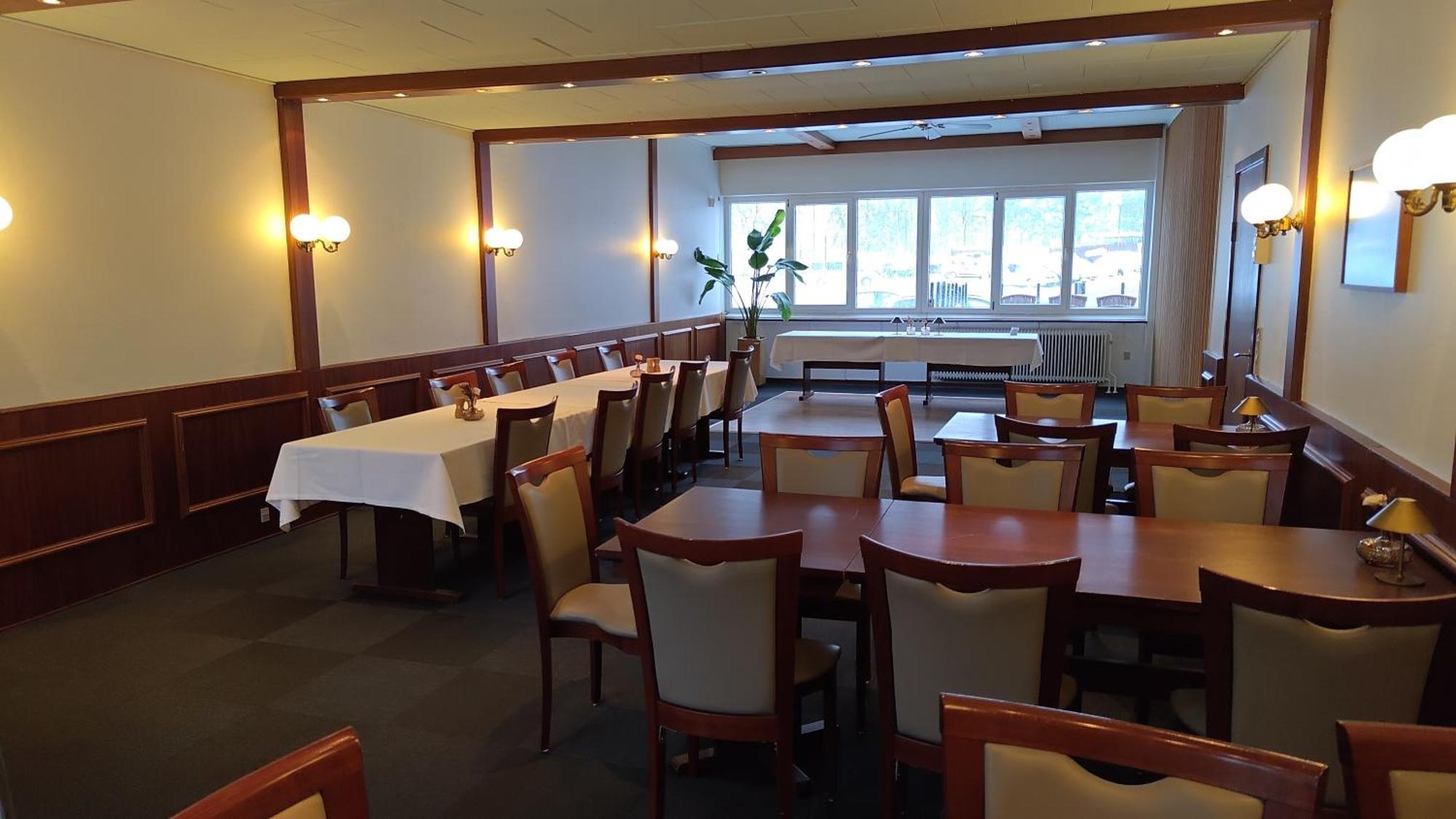 Banegaardshotellet Vojens Екстериор снимка